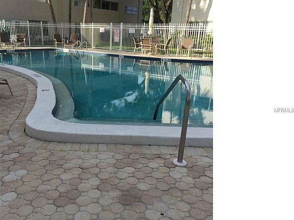 5th image of 209 NE Lincoln Cir N APT 106