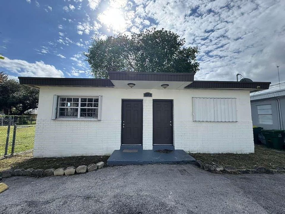 1st image of 1042 Foster Road