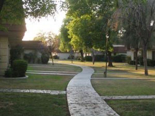 1st image of 1607 E Dunbar Dr