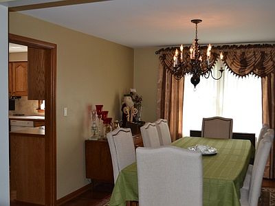 Formal dining/ hdwd flr