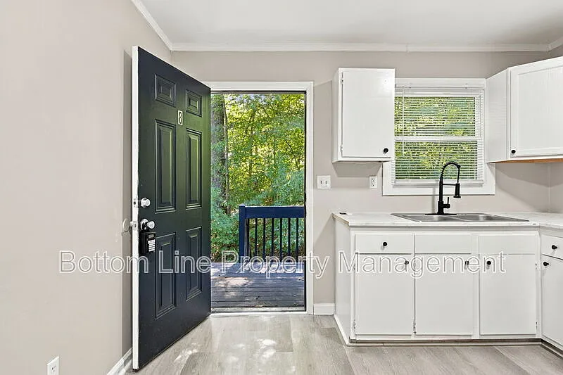 2 bed, 1.0 bath, 800 sqft, $1,195 — Photo 4