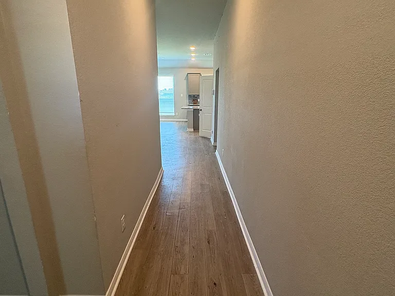 11600 Solar St — Photo 8