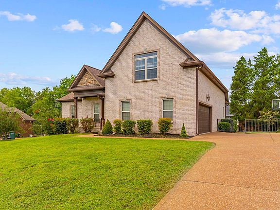 2nd image of 803 Manner Ln