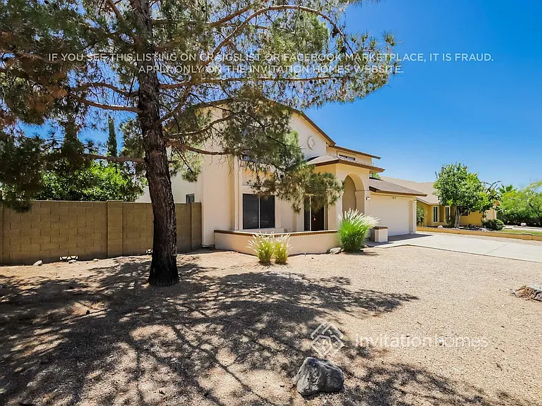 1433 E Utopia Rd — Photo 2