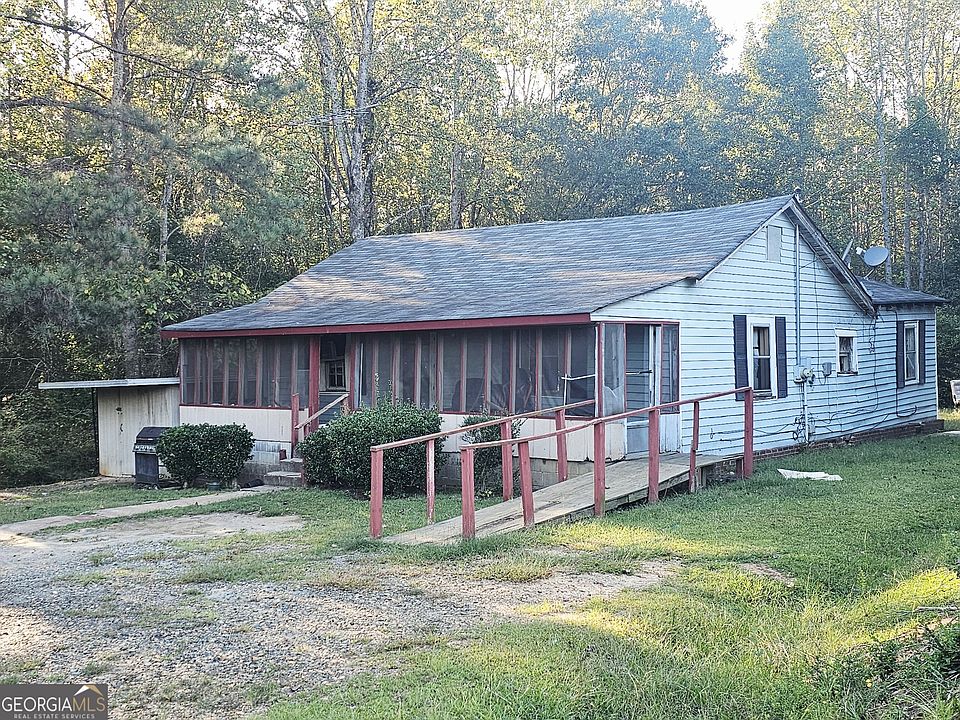 2nd image of 4393 Victory Rd