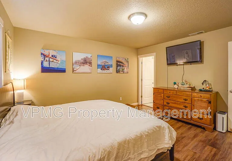 8814 NE 82nd Ave — Photo 19