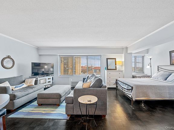 5th image of 170 W Broadway #4I