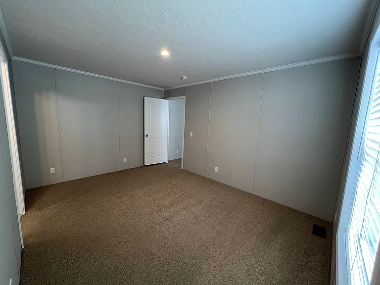 38000 Le Chateau Blvd #336 — Photo 11