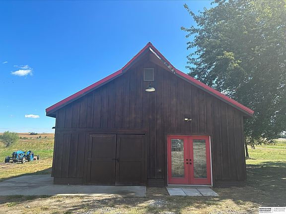 3rd image of 414 County Road 15
