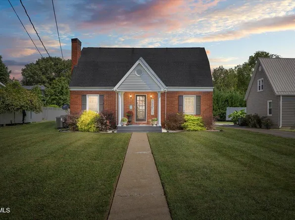 1614 E Center St, Kingsport, TN 37664