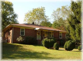 121 Tuscarora Dr, Hillsborough, NC 27278