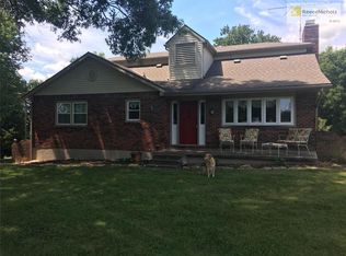 2918 N Hoover Rd, Buckner, MO 64016