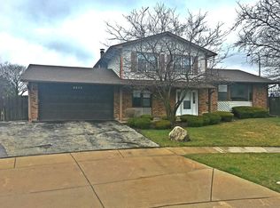 1484 Armstrong Ct, Elk Grove Village, IL 60007