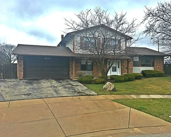 1484 Armstrong Ct photo 1