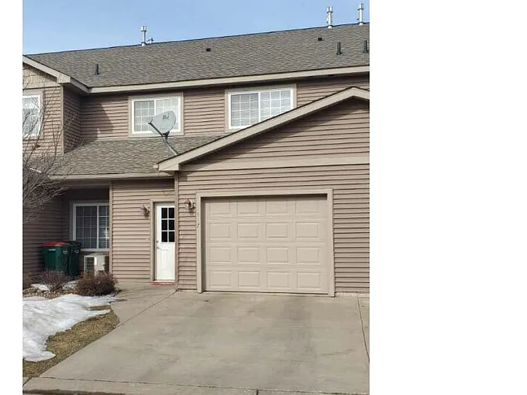 137 Jessica Pl — Photo 1