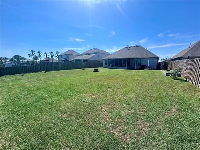 408 Lakeshore Vlg E — Photo 20