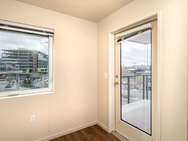Plaza Apartments — Photo 76