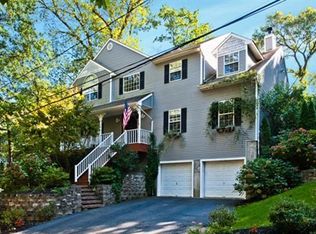 345 Jefferson St, Centerport, NY 11721