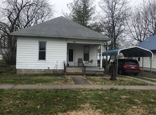 407 W Douglas St, Fairfield, IL 62837