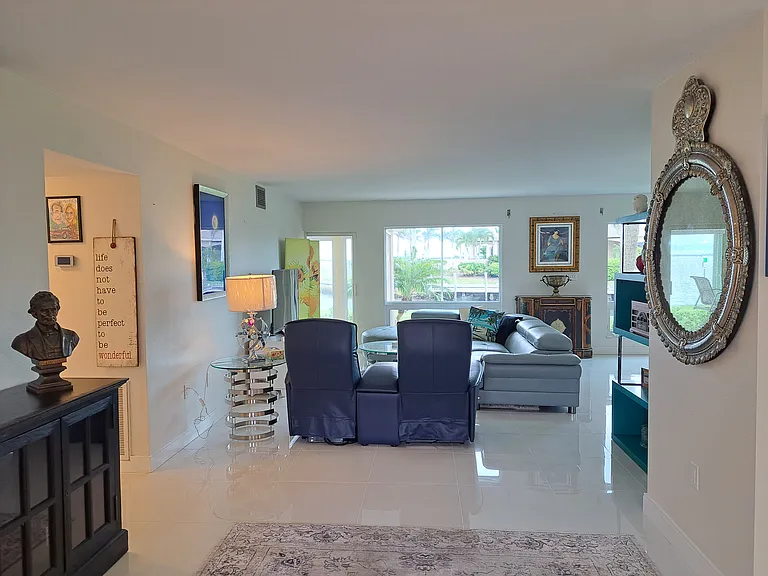 1 Colony Point Dr — Photo 9