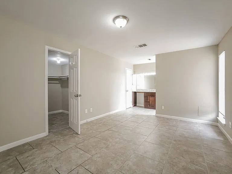 7659 Athlone Dr — Photo 11