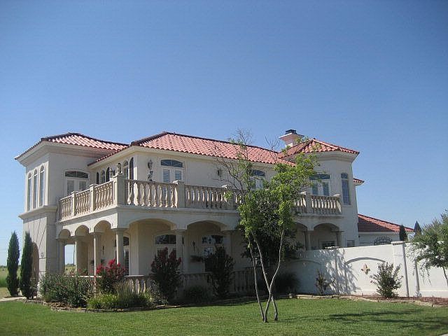 1st image of 622 Calvin Dr