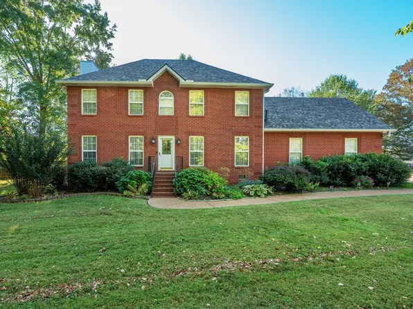 311 Orchard Park Dr, White House, TN 37188