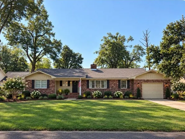 205 W Harding Ave, Greenwood, MS 38930