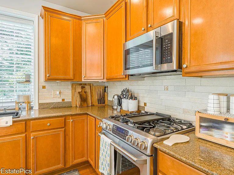 26168 Fieldstone Dr #100 — Photo 21