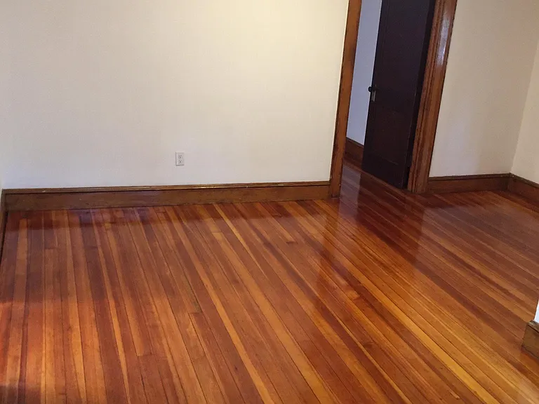 165 Crescent St #4 — Photo 3
