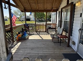 716 E Franklin Ave, Apache, OK 73006