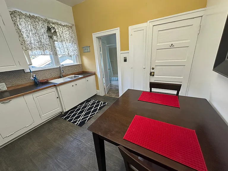 2121 Colby Ave #7 — Photo 13