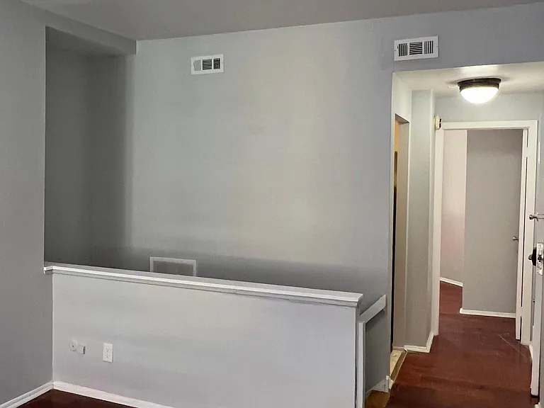 252 S 10th St #1F — Photo 3