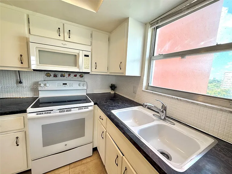 1351 NE Miami Gardens Dr #626E — Photo 8