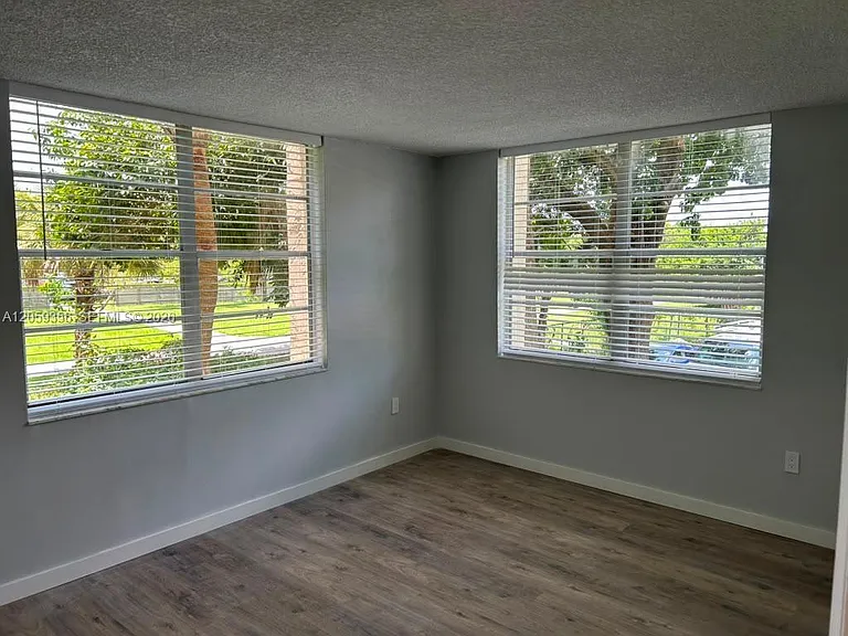 9320 Fontainebleau Blvd #214 — Photo 32