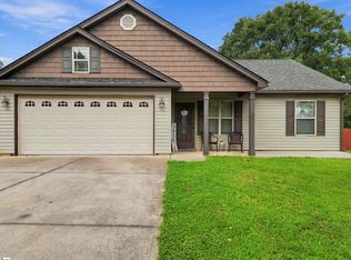 146 Gibbs Rd, Wellford, SC 29385