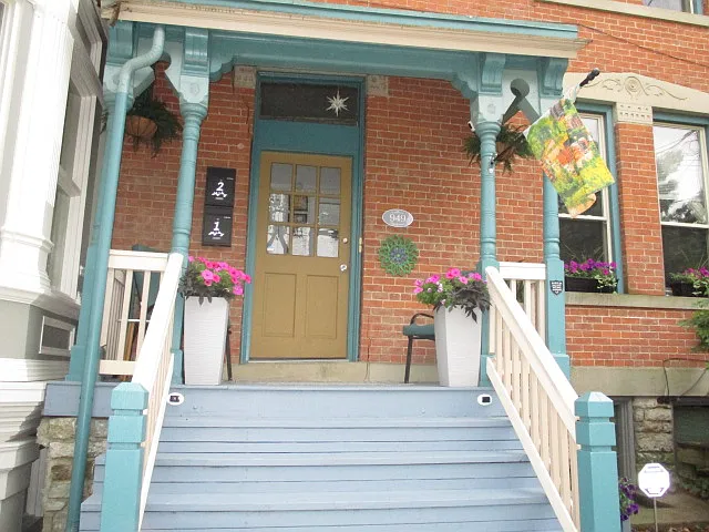 Building Photo - 949 Paradrome St #2