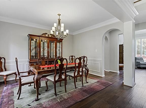 5th image of 603 Nicholas Ct