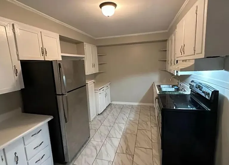 305 S Walnut St #A — Photo 10