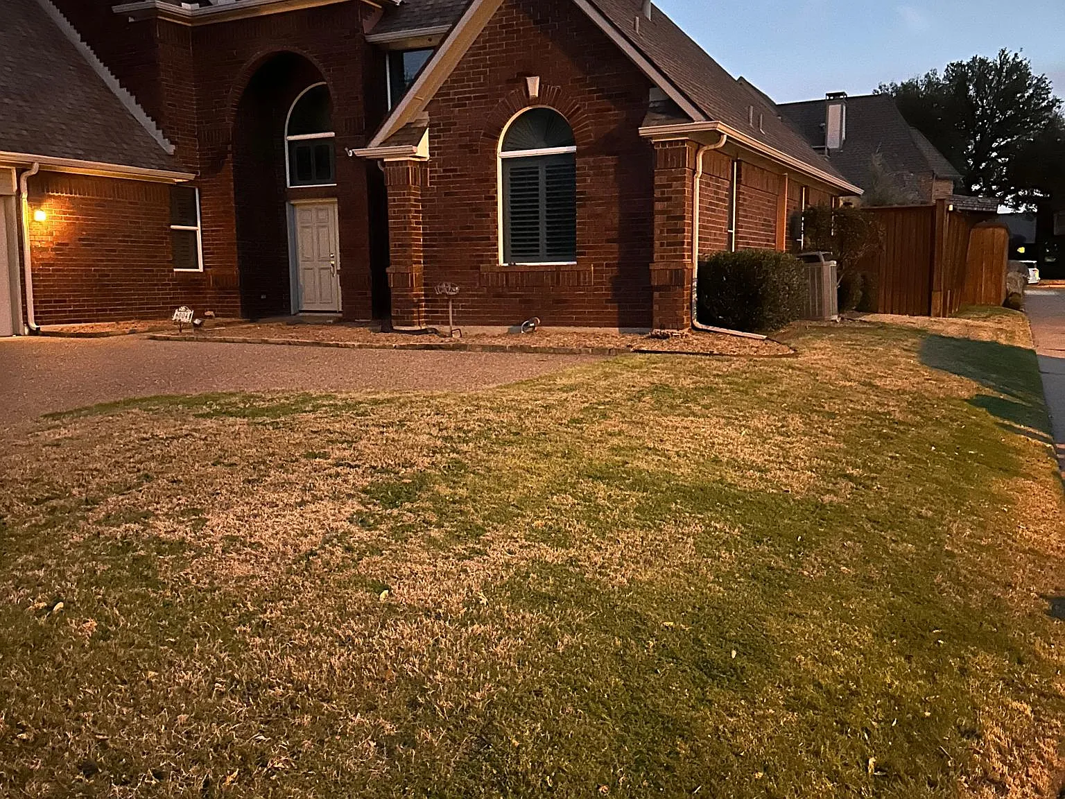 3 bed, 2350 sqft, $5,000 — Photo 2