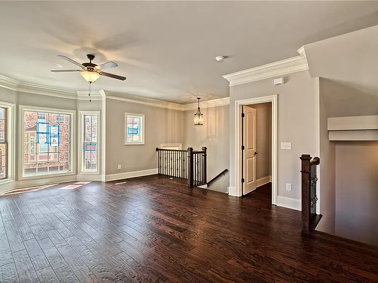 1090 Willow Field Dr SE — Photo 2