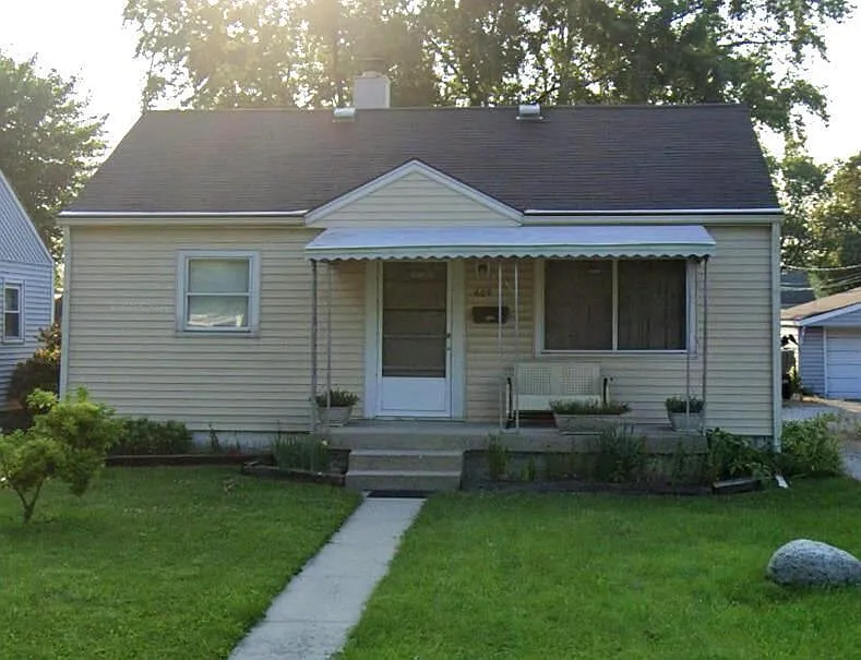 605 S Grand Ave photo 1