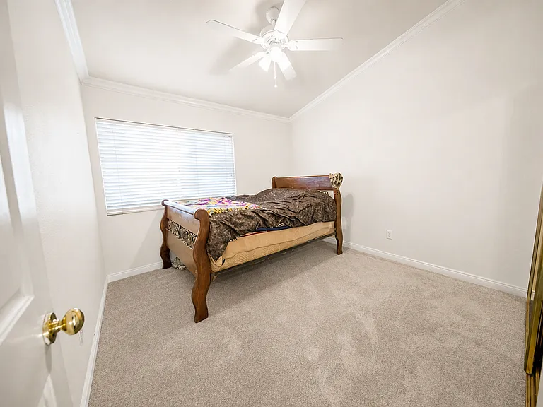 23464 Rolanda Dr — Photo 7