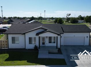 421 Sarah St, Garden City, KS 67846