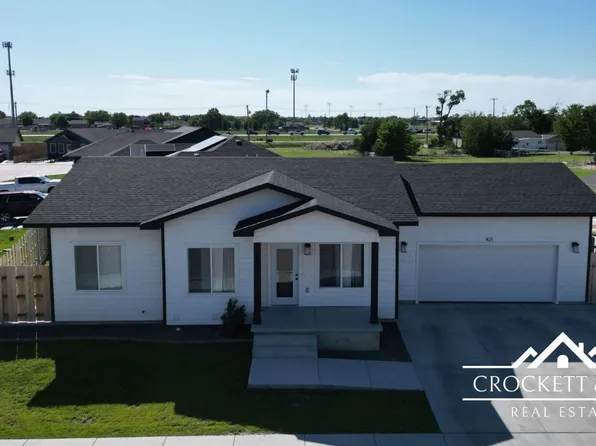 421 Sarah St, Garden City, KS 67846