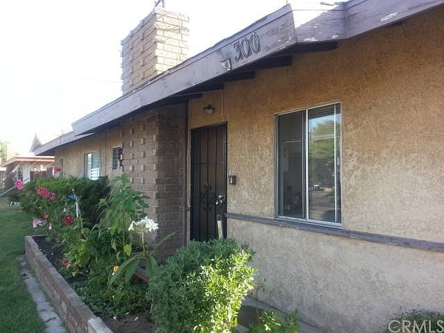 2nd image of 300 S Knott Ave