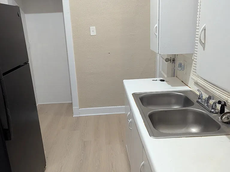 121 Saratoga St #1 — Photo 6
