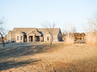 862 N 1663rd Rd, Lawrence, KS 66049