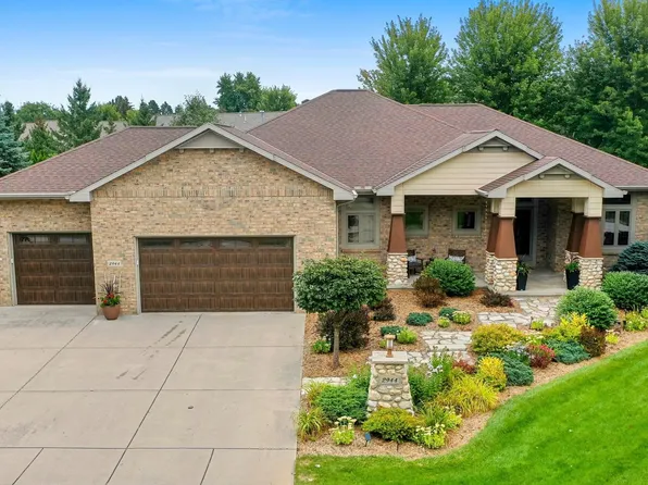 2944 Apple Ridge Ct, Green Bay, WI 54311