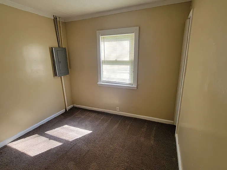 3011 N Tacoma Ave — Photo 2